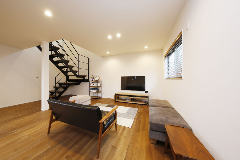 三心 【店舗併用住宅/3階建て/2階リビング】諦めていた開放的な住空間を素材にもこだわって予算内で実現した家の建築実例画像5