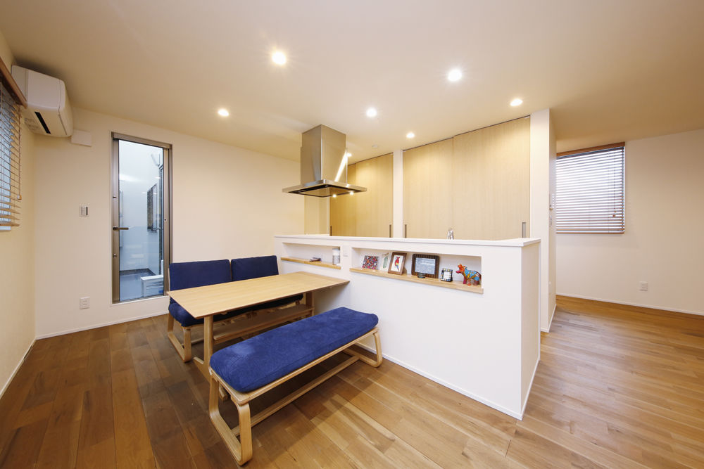 三心 【店舗併用住宅/3階建て/2階リビング】諦めていた開放的な住空間を素材にもこだわって予算内で実現した家の建築実例画像7