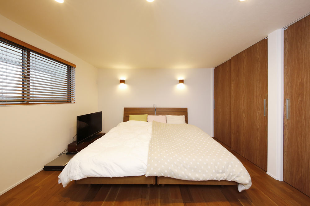 三心 【店舗併用住宅/3階建て/2階リビング】諦めていた開放的な住空間を素材にもこだわって予算内で実現した家の建築実例画像8