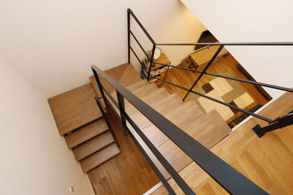 三心 【店舗併用住宅/3階建て/2階リビング】諦めていた開放的な住空間を素材にもこだわって予算内で実現した家の建築実例画像10