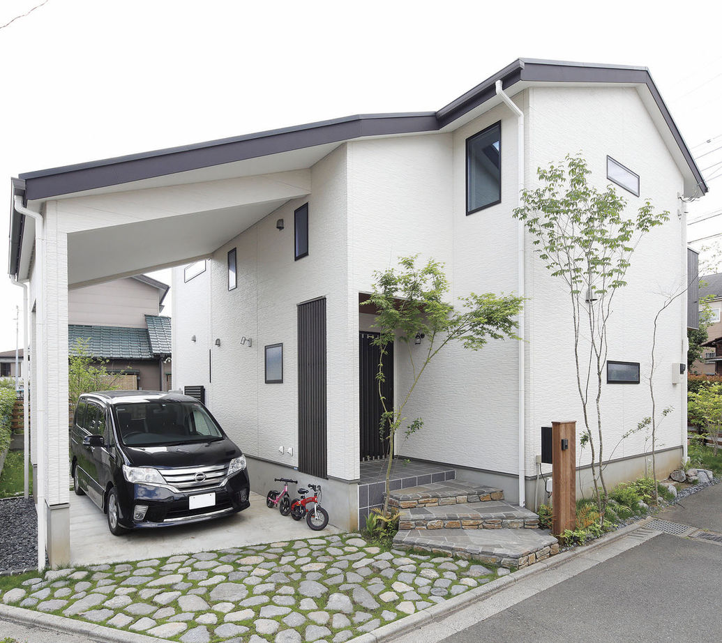 三心 【2000万円台/空中廊下/ウッドデッキ/造作/間取り図】変化のある景色を楽しむ明るい吹き抜け大空間LDKの家の建築実例画像8