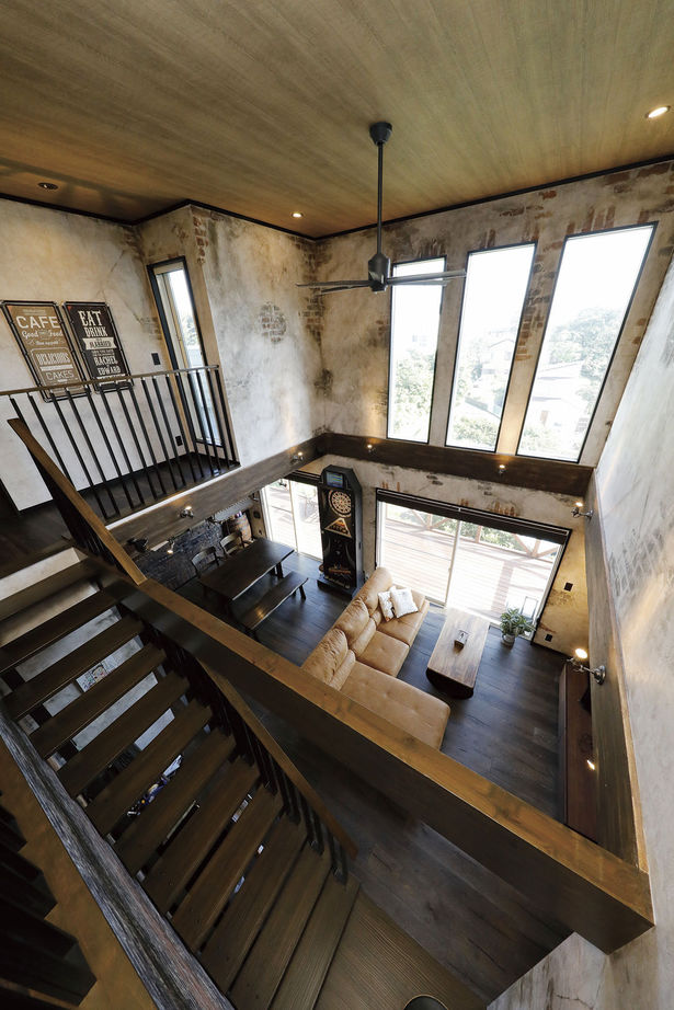 三心 【2000万円台/吹き抜け/傾斜地/間取り図】見晴らしのいいウッドデッキ×本格的アメリカンビンテージハウスの建築実例画像7