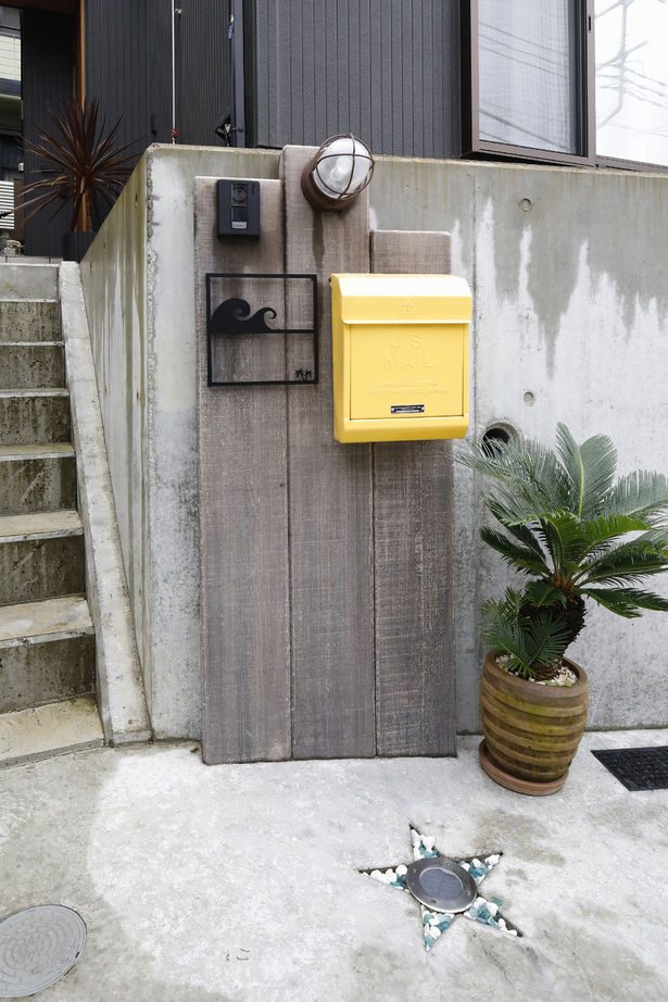 三心 【1900万円/変形地/高低差/サーファーズハウス/間取り図】開放的な吹き抜け空間のカリフォルニア内装な家の建築実例画像9