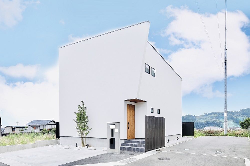 三心 【2000万円台/耐震等級3/間取り図】景観取り込み自然を身近にする大開口LDKのシンプルモダンなデザイン住宅の建築実例画像1