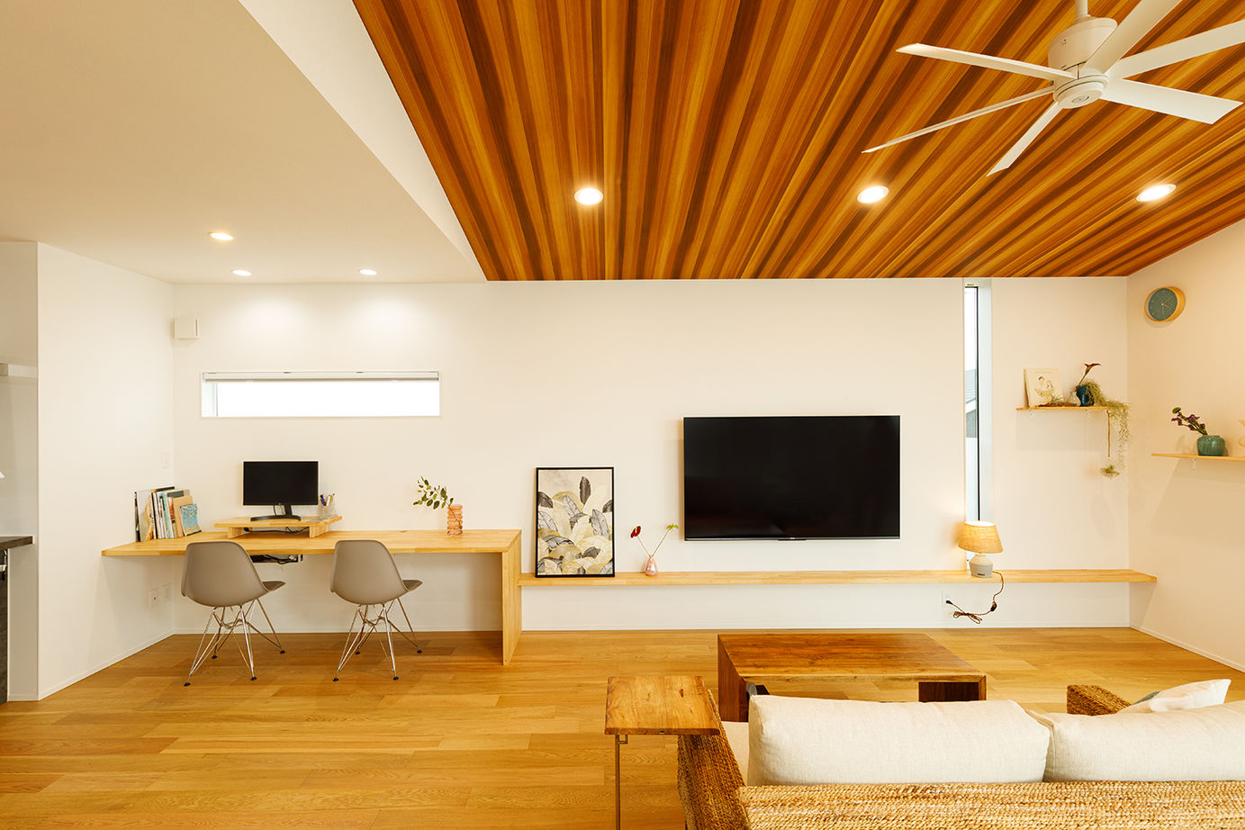 三心 【1900万円/約30坪/間取り図】海が見えるバルコニーへつづく2階LDK。シンプル×ナチュラルモダンの注文住宅の建築実例画像3