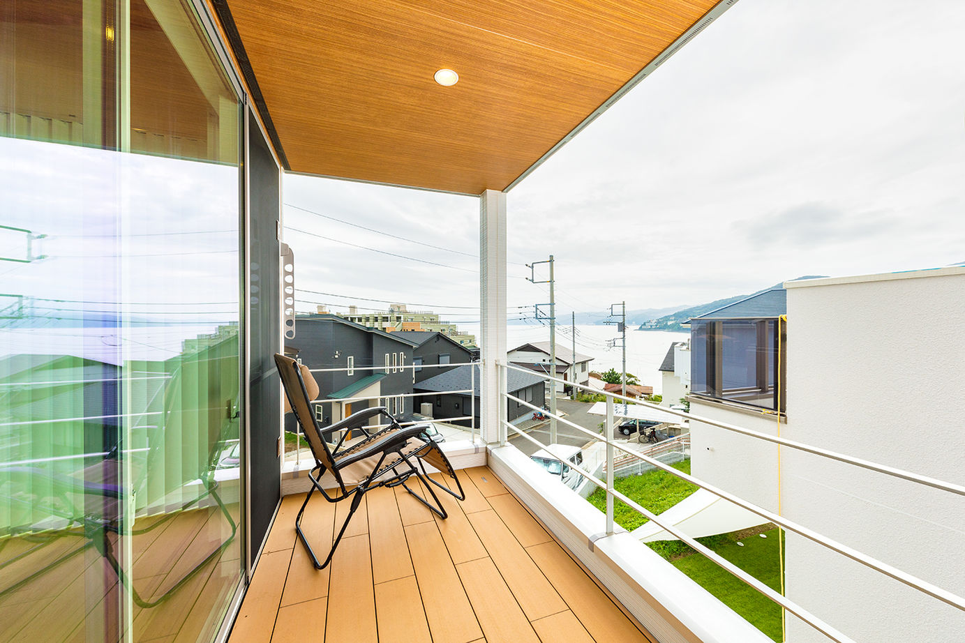 三心 【1900万円/約30坪/間取り図】海が見えるバルコニーへつづく2階LDK。シンプル×ナチュラルモダンの注文住宅の建築実例画像7