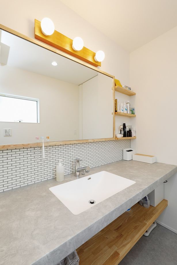 三心 【1900万円/約30坪/間取り図】海が見えるバルコニーへつづく2階LDK。シンプル×ナチュラルモダンの注文住宅の建築実例画像8