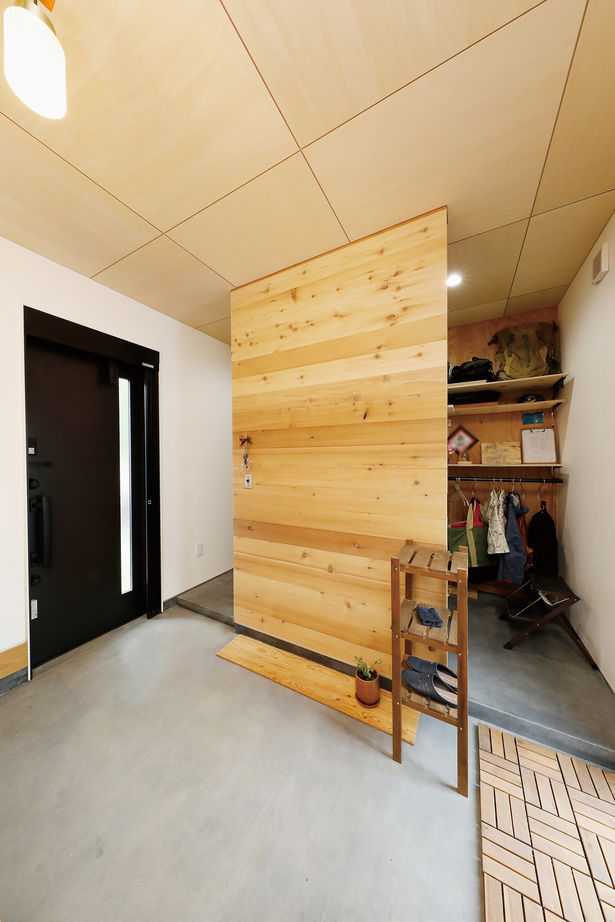 三心 【2000万円台/平屋風2階建て/間取り図】DIYも楽む家づくり。中庭を囲むコの字型の一部二階建て平屋注文住宅の建築実例画像6