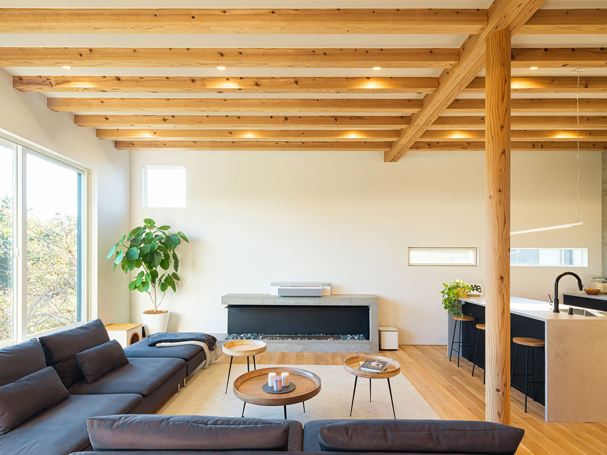 三心 【3000万円台/ビルトインガレージ/2階LDK/間取り図】一面の海を屋上テラスから眺める四角い外観の注文住宅の建築実例画像4