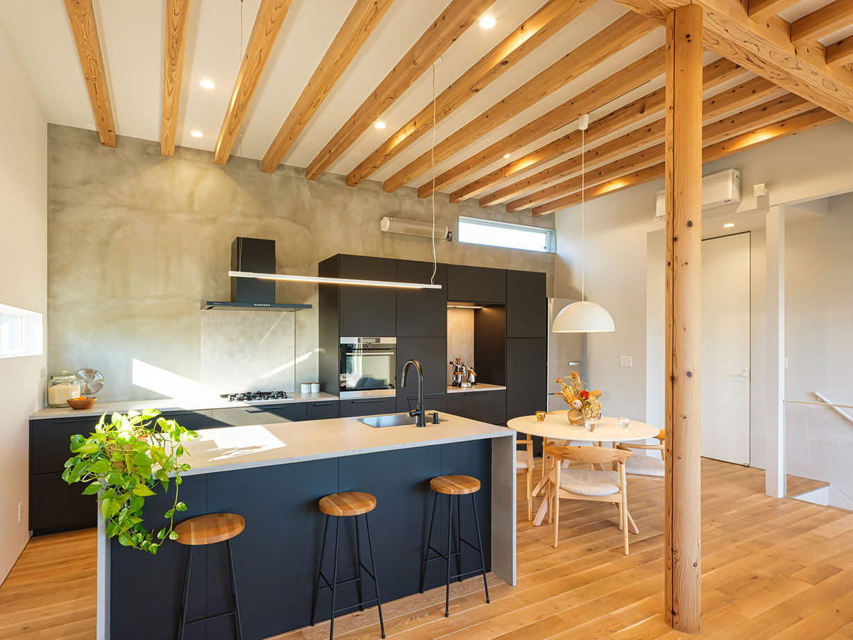 三心 【3000万円台/ビルトインガレージ/2階LDK/間取り図】一面の海を屋上テラスから眺める四角い外観の注文住宅の建築実例画像7