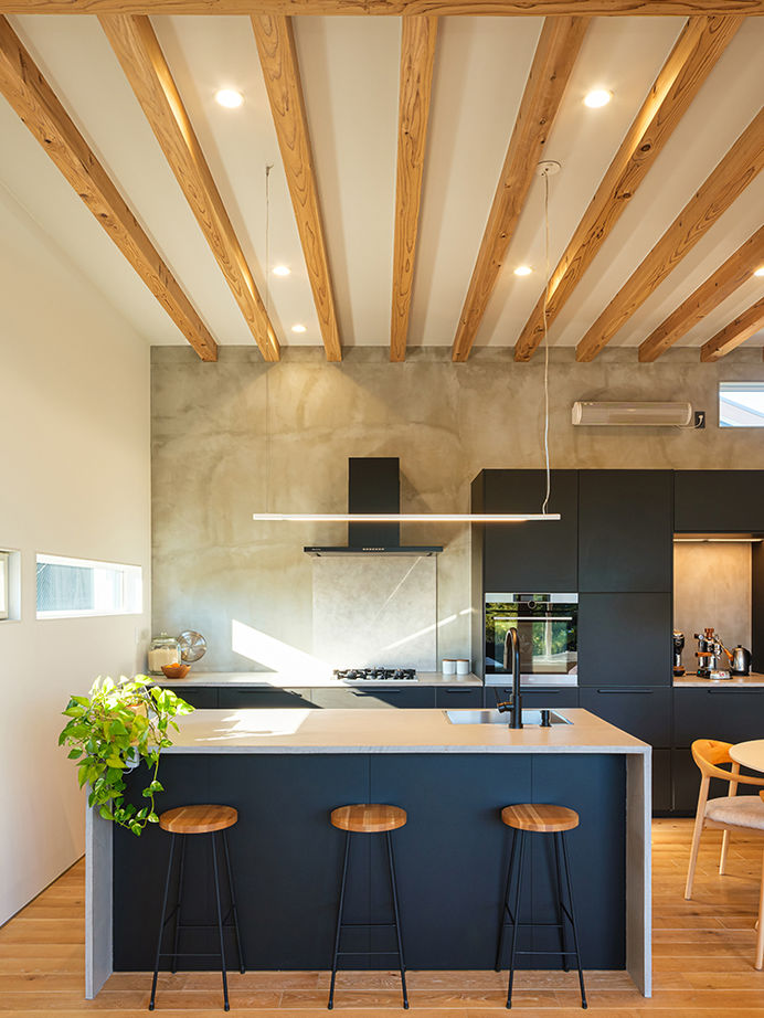 三心 【3000万円台/ビルトインガレージ/2階LDK/間取り図】一面の海を屋上テラスから眺める四角い外観の注文住宅の建築実例画像8