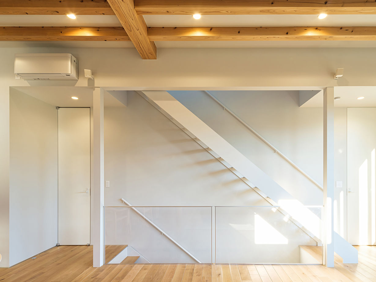 三心 【3000万円台/ビルトインガレージ/2階LDK/間取り図】一面の海を屋上テラスから眺める四角い外観の注文住宅の建築実例画像10