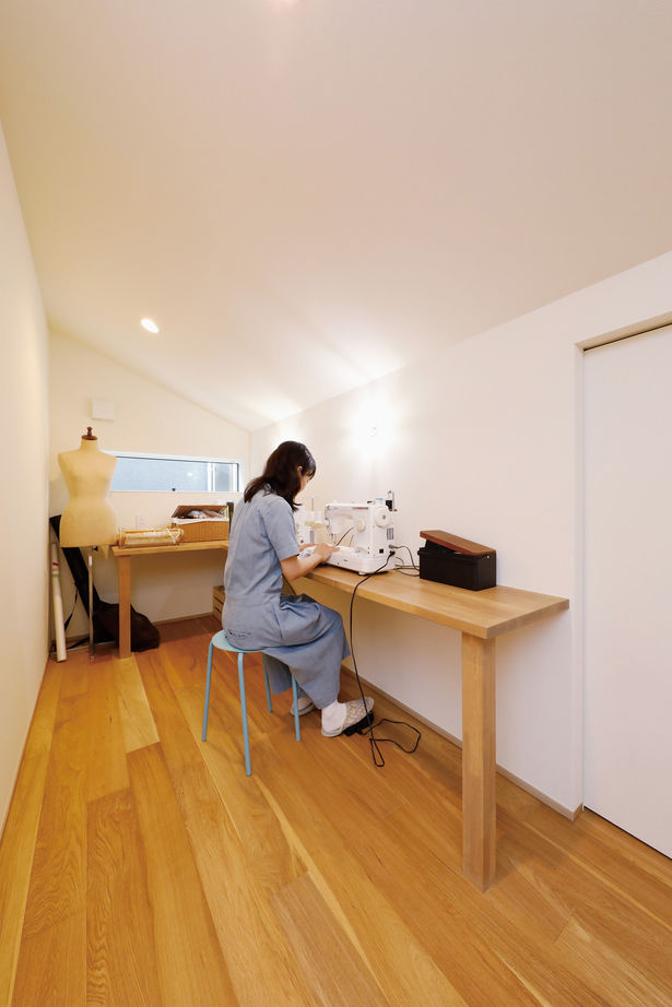 三心 【2200万円/平屋風二階建て/間取り図】自由度の高い家づくり。土間玄関から入るシンプルで独創的な注文住宅の建築実例画像7