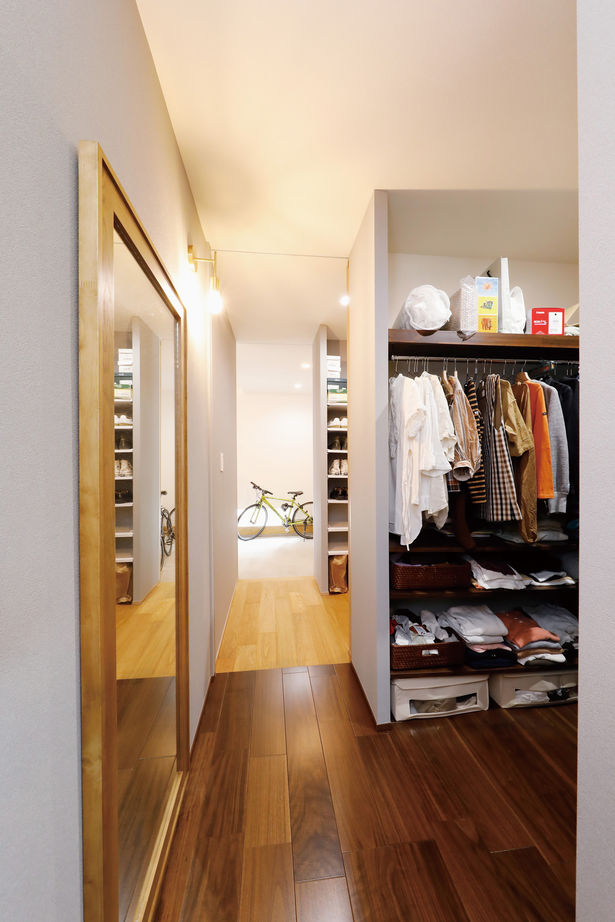 三心 【2200万円/平屋風二階建て/間取り図】自由度の高い家づくり。土間玄関から入るシンプルで独創的な注文住宅の建築実例画像8