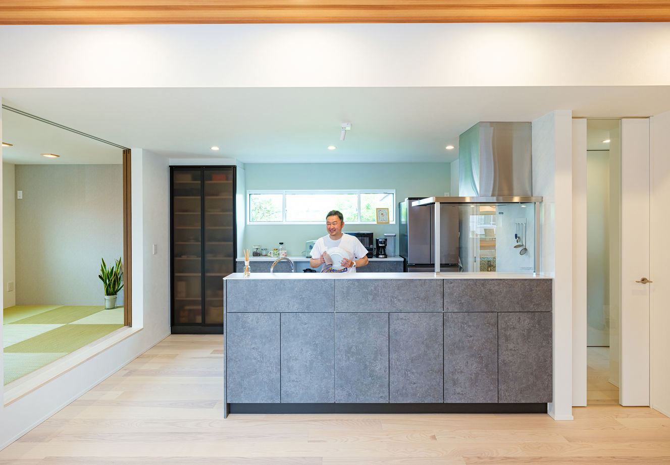 三心 【2000万円台/ビルトインガレージ/屋上/間取り図】サーフィンを楽しむ家づくり。ゆったりとした1LDKの家の建築実例画像5