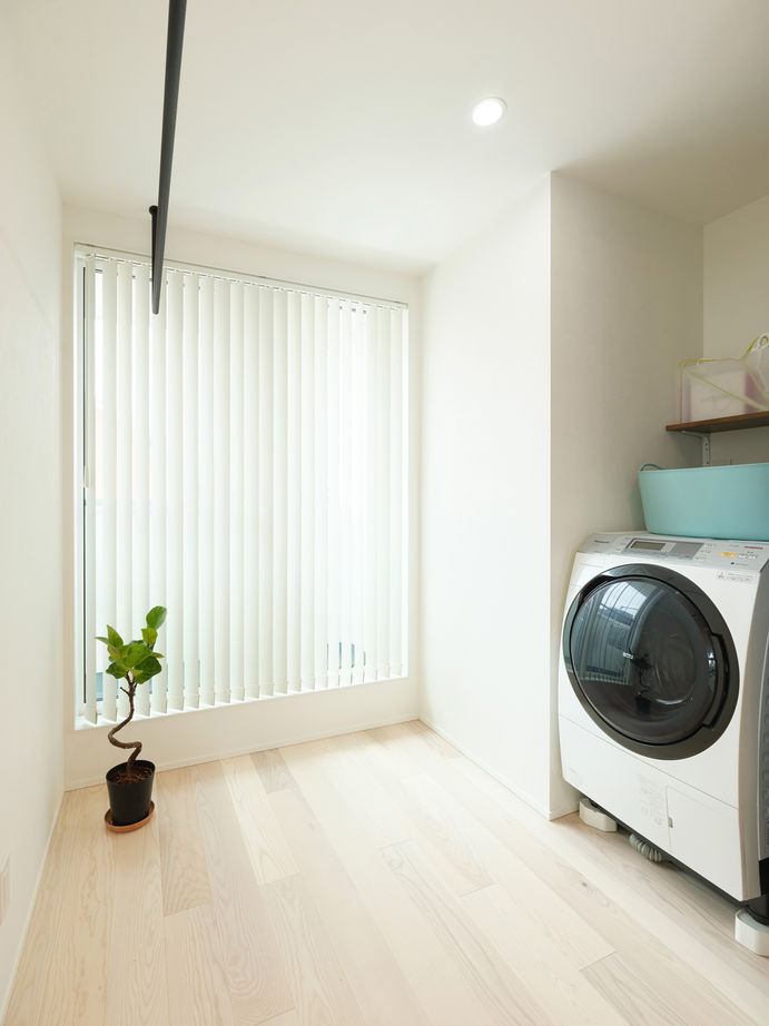 三心 【2000万円台/ビルトインガレージ/屋上/間取り図】サーフィンを楽しむ家づくり。ゆったりとした1LDKの家の建築実例画像7