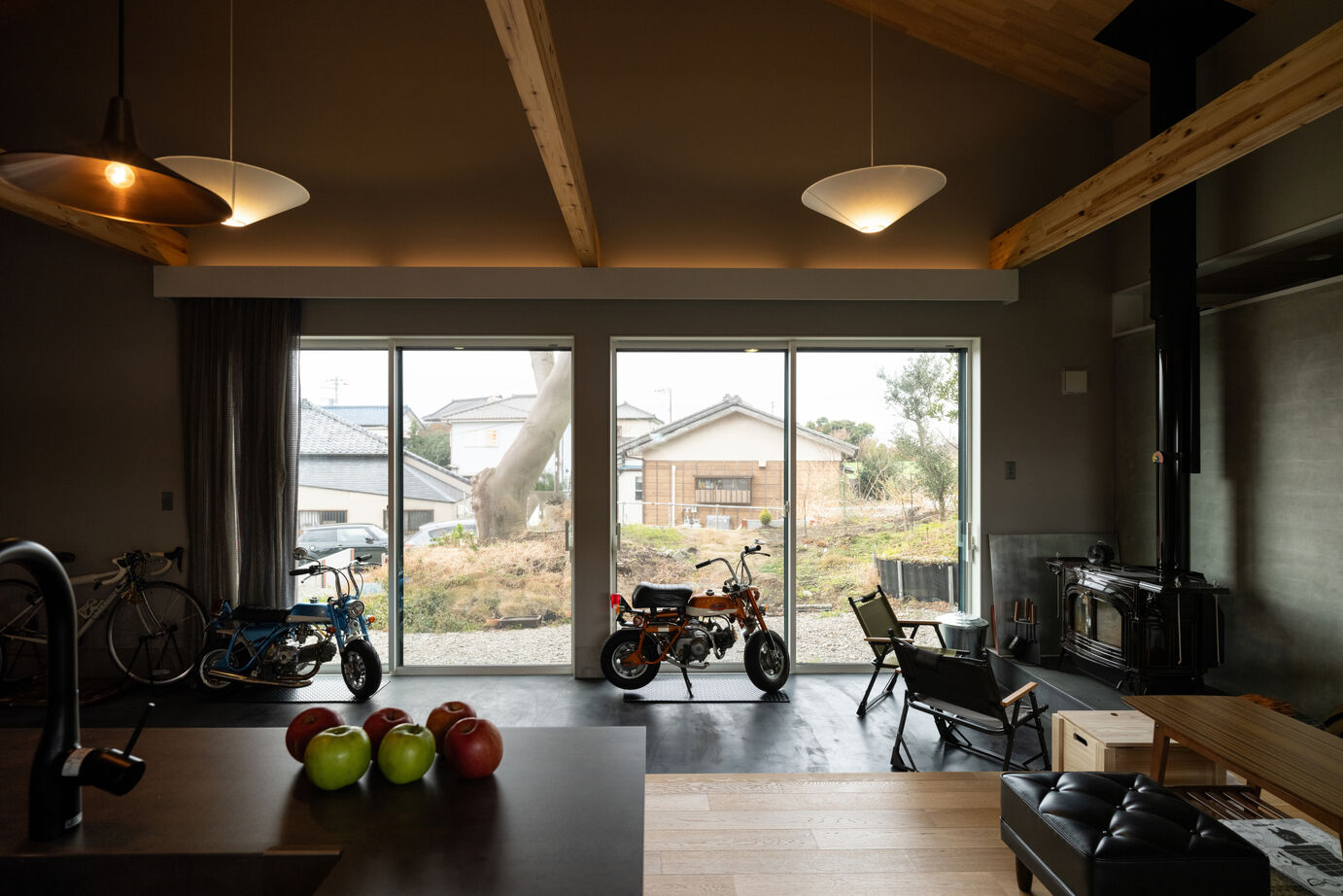 三心 【3000万円台/平屋/ロフト/間取り図】土間と薪ストーブのある、上質な暮らしを満喫できる平屋の建築実例画像5