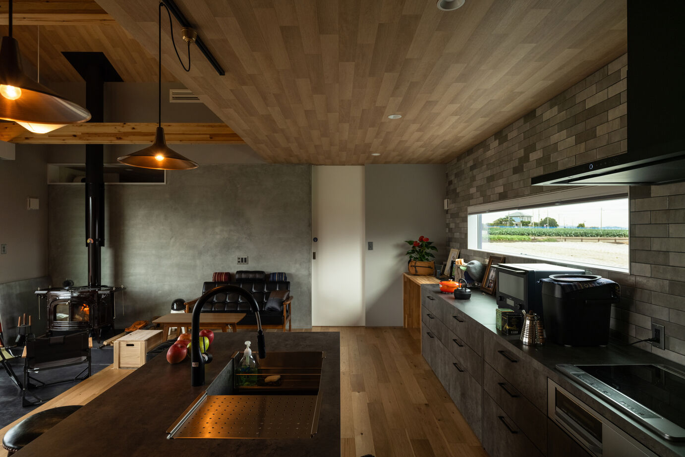 三心 【3000万円台/平屋/ロフト/間取り図】土間と薪ストーブのある、上質な暮らしを満喫できる平屋の建築実例画像7