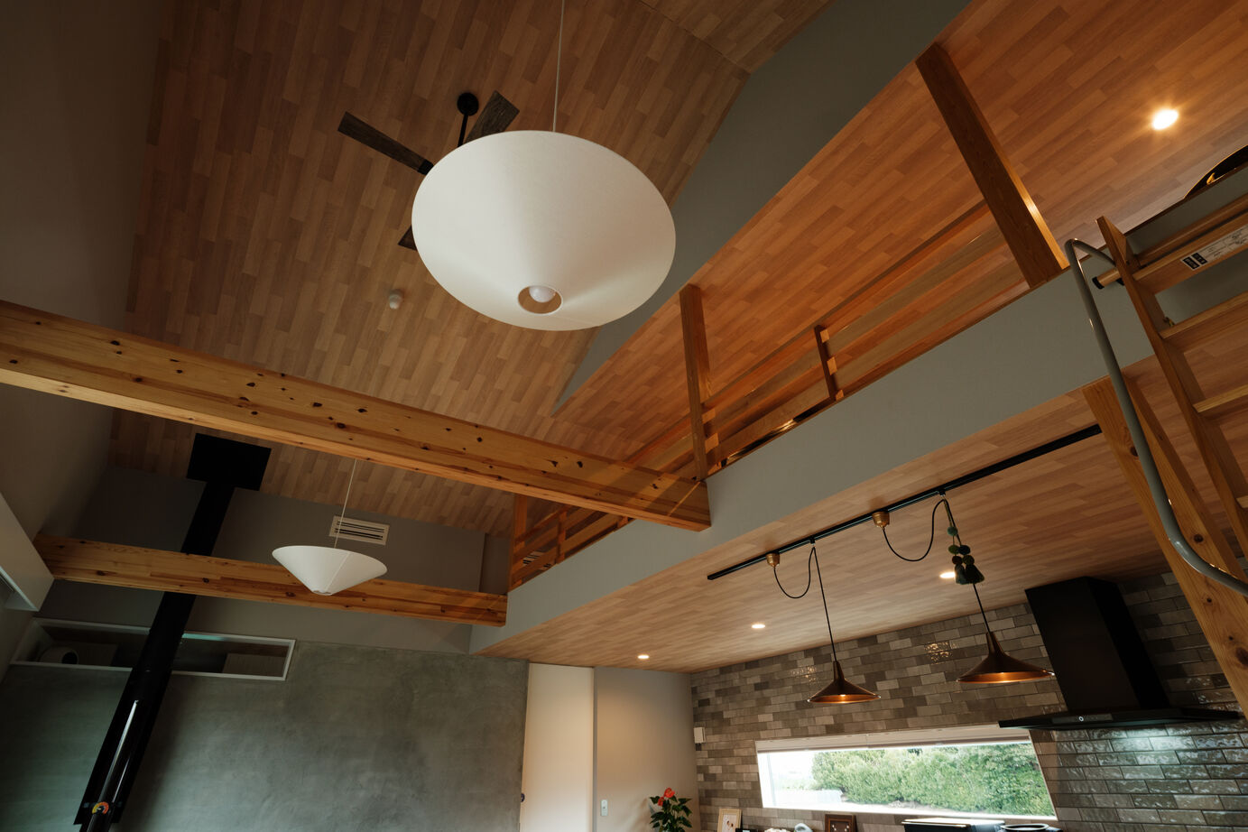 三心 【3000万円台/平屋/ロフト/間取り図】土間と薪ストーブのある、上質な暮らしを満喫できる平屋の建築実例画像10