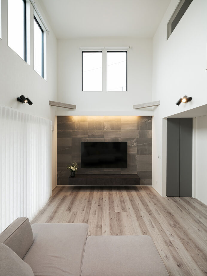 三心 【3000万円台/吹抜け/間取り図】開放感、回遊動線、趣味の空間も思いのままに。自由を愉しんだ家づくりの建築実例画像4