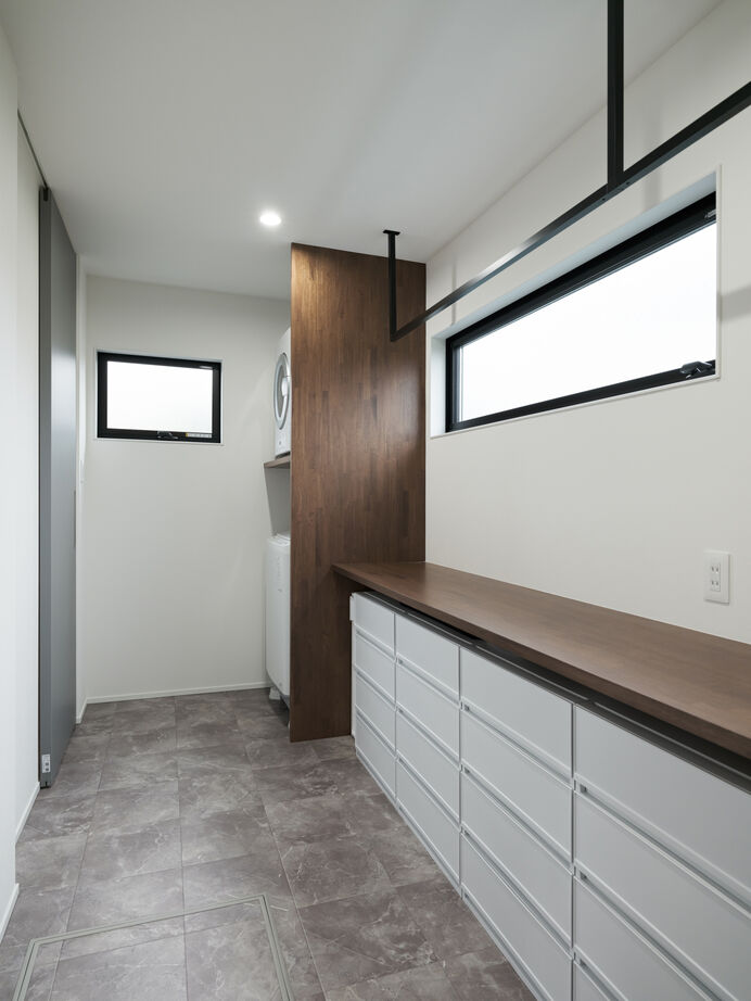 三心 【3000万円台/吹抜け/間取り図】開放感、回遊動線、趣味の空間も思いのままに。自由を愉しんだ家づくりの建築実例画像8