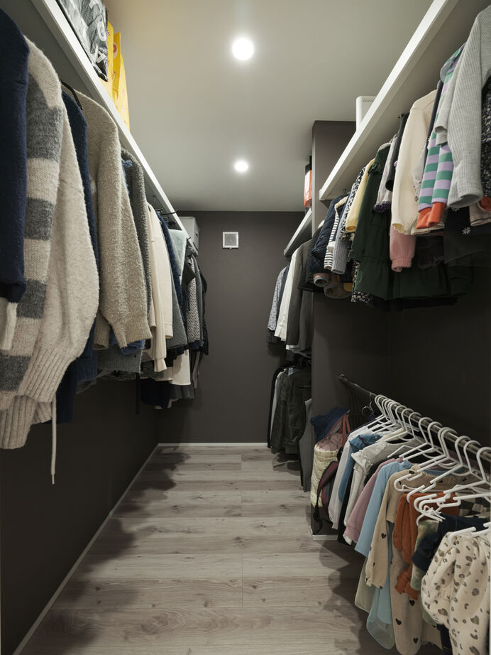 三心 【3000万円台/吹抜け/間取り図】開放感、回遊動線、趣味の空間も思いのままに。自由を愉しんだ家づくりの建築実例画像10