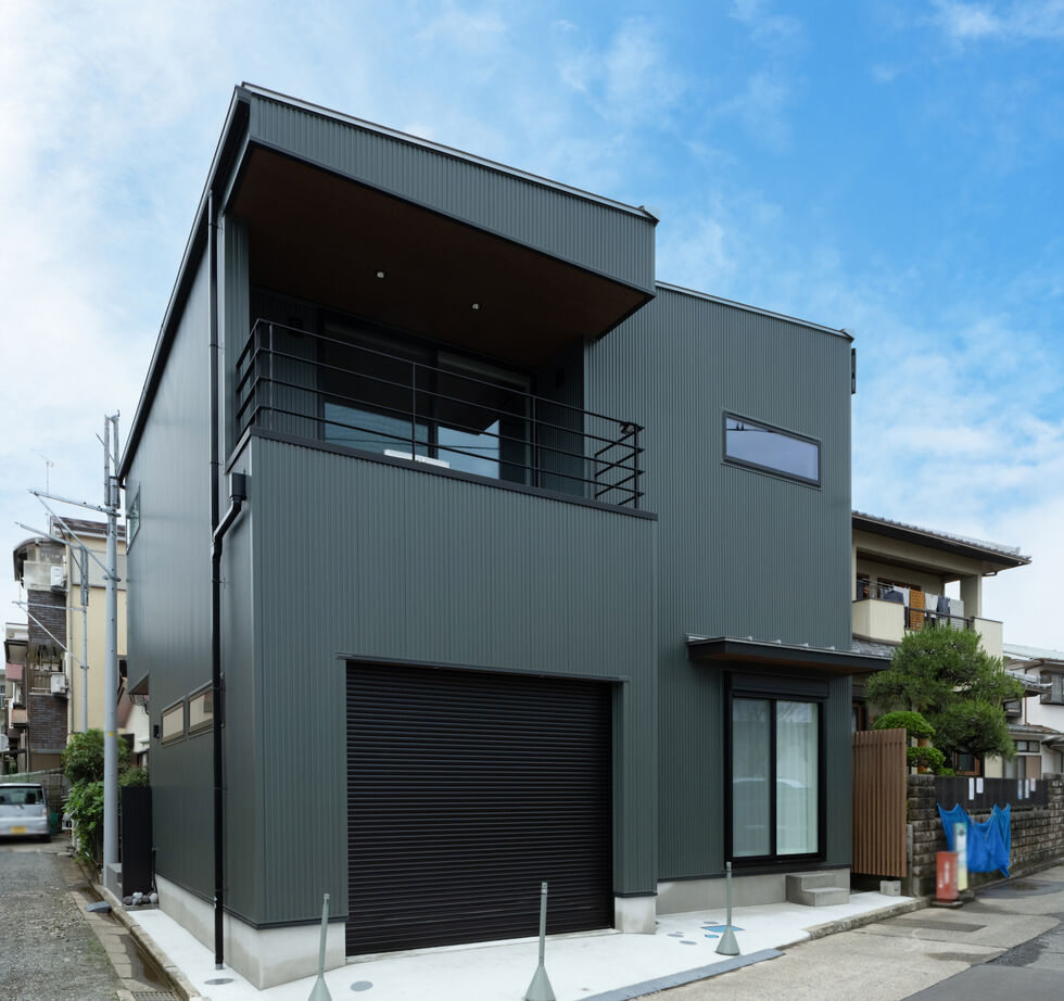 三心 【2000万円台/2階LDK/間取り図】ガレージハウスにカフェのくつろぎを。趣味と暮らしが融合した住まいの建築実例画像2