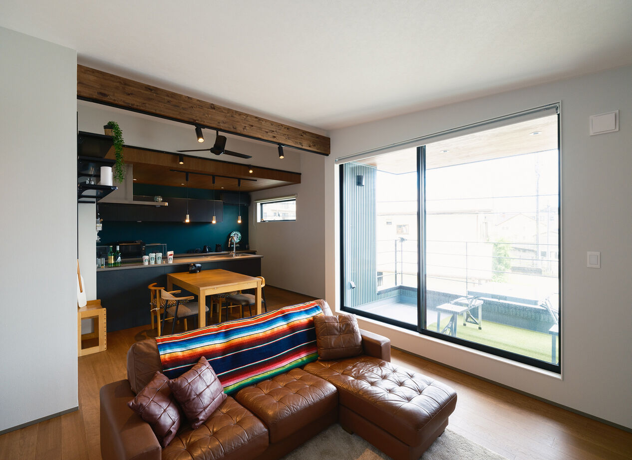 三心 【2000万円台/2階LDK/間取り図】ガレージハウスにカフェのくつろぎを。趣味と暮らしが融合した住まいの建築実例画像4