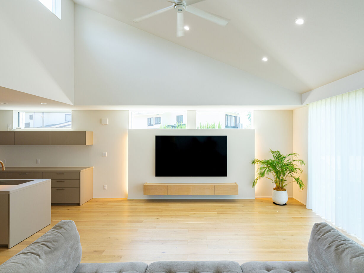 三心 【3000万円台/平屋/7人家族/間取り図】大家族を包む大きな庭と勾配天井のある大空間。理想の平屋の建築実例画像4