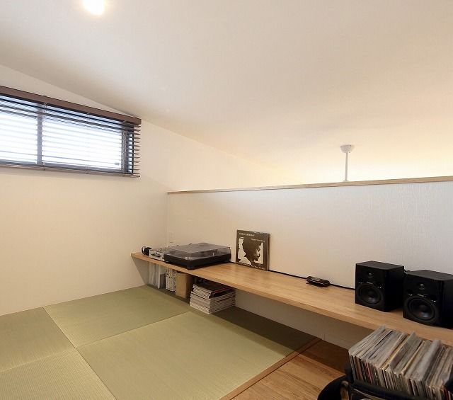 古郡ホーム 家のどこにいても家族と繋がる。木の表情が優しく包み、見守る家族時間の建築実例画像9