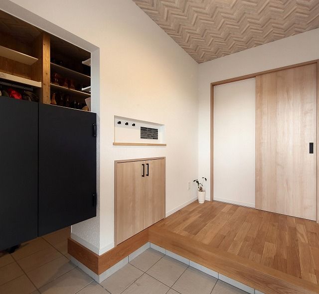 古郡ホーム 家のどこにいても家族と繋がる。木の表情が優しく包み、見守る家族時間の建築実例画像10