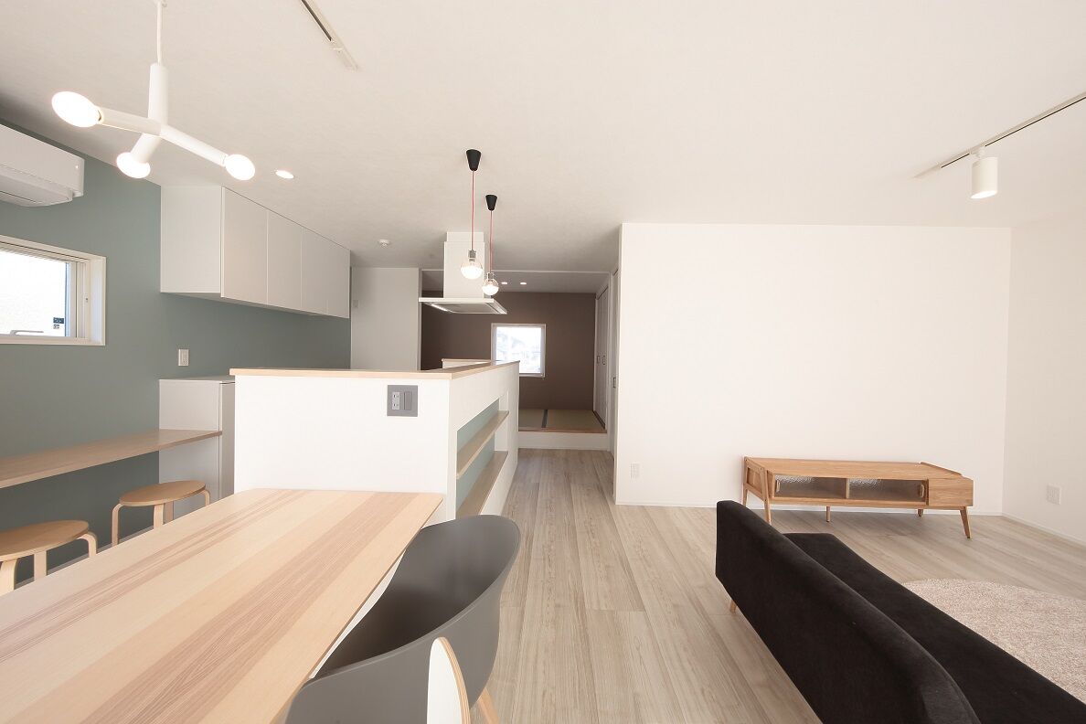 古郡ホーム 自然の恵みを存分に受けられる土間空間とＬＤＫが繋がる住まいの建築実例画像4