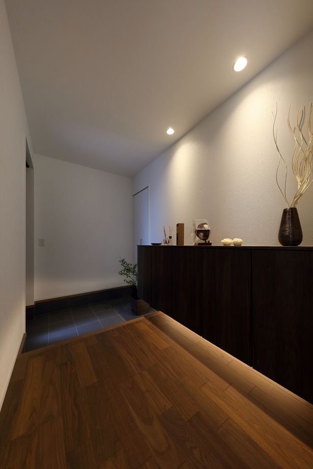 古郡ホーム 【平屋＋α/間取り図あり】意匠にこだわり居心地を重視　２つの中庭がある住まいの建築実例画像6