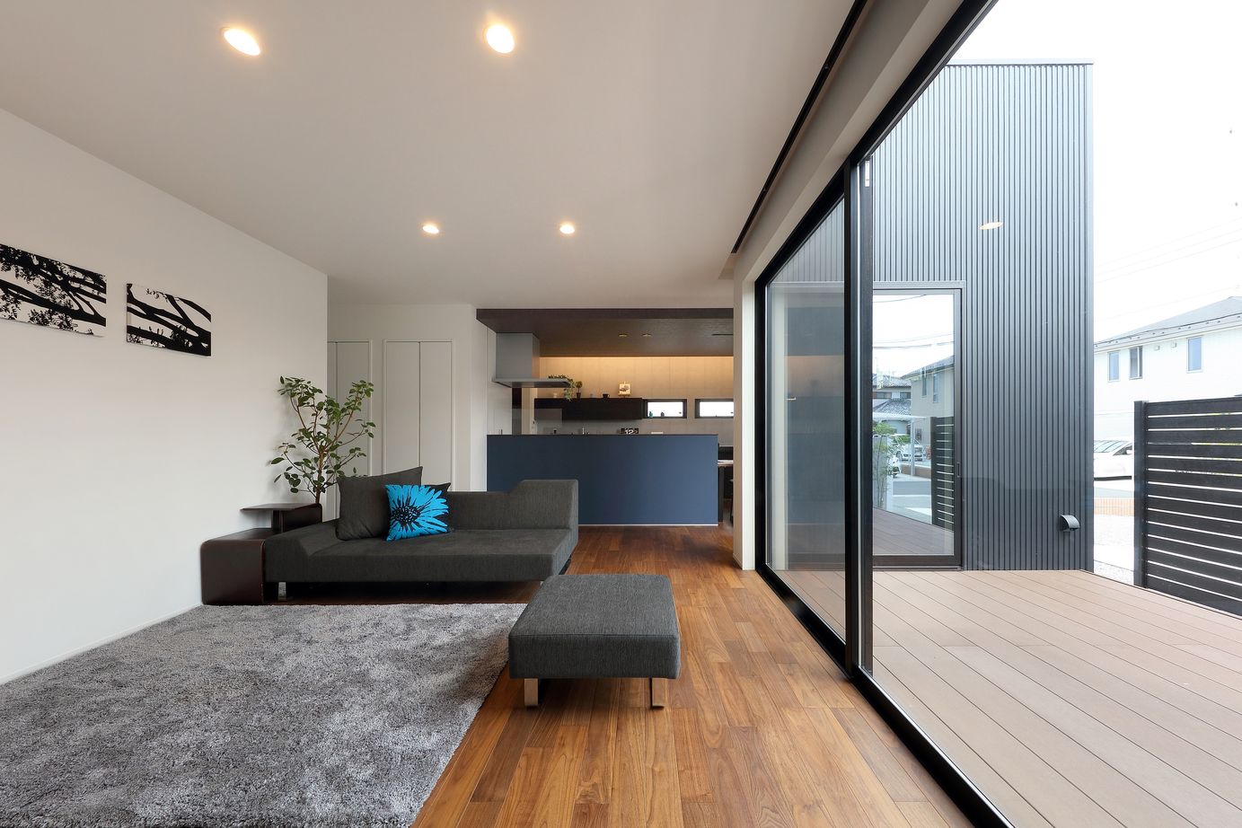 古郡ホーム 【平屋＋α/間取り図あり】意匠にこだわり居心地を重視　２つの中庭がある住まいの建築実例画像7