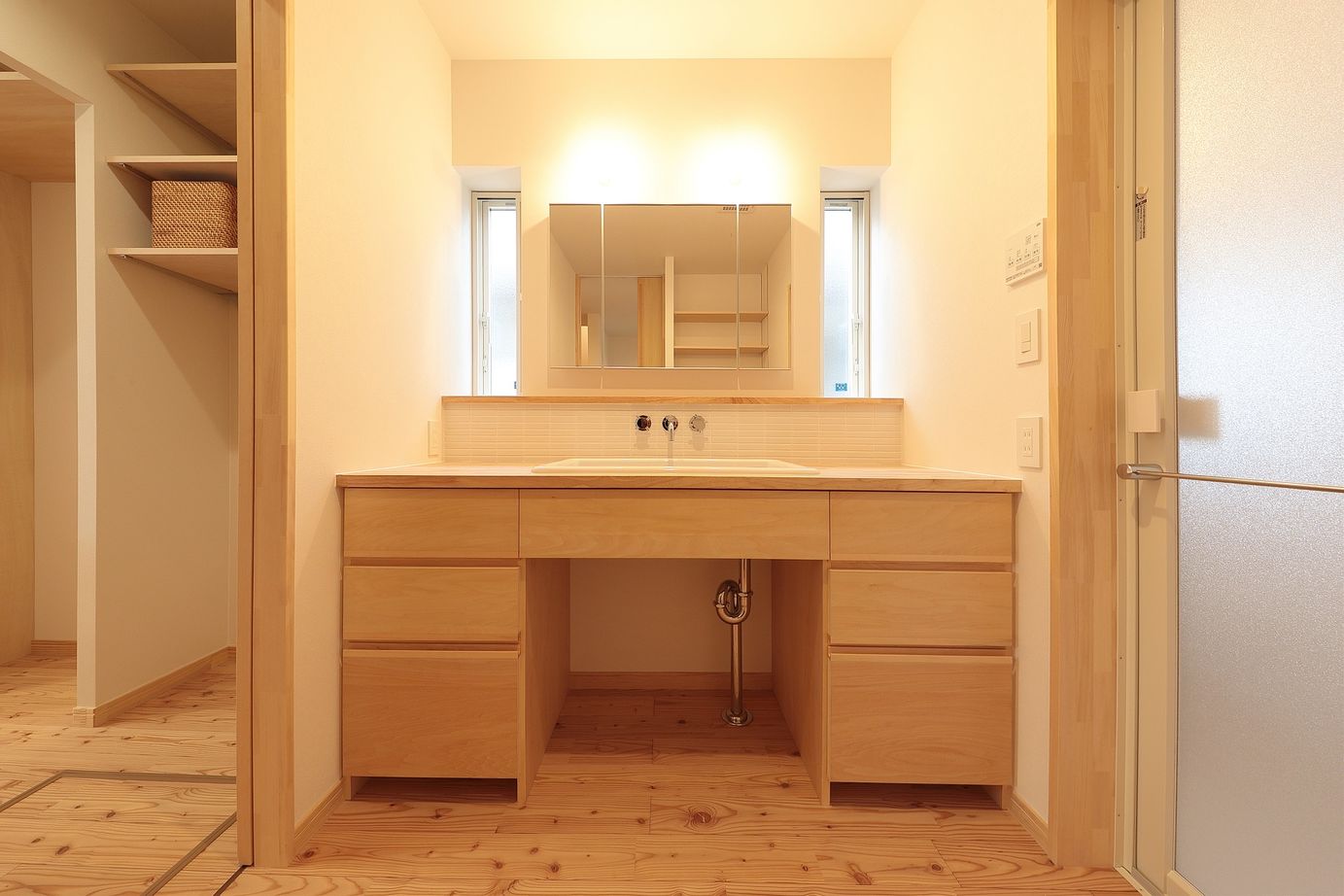 古郡ホーム 【間取り図有/23畳LDK】素材の素朴な手触りを愉しみ、いつまでも共に育つ家の建築実例画像6