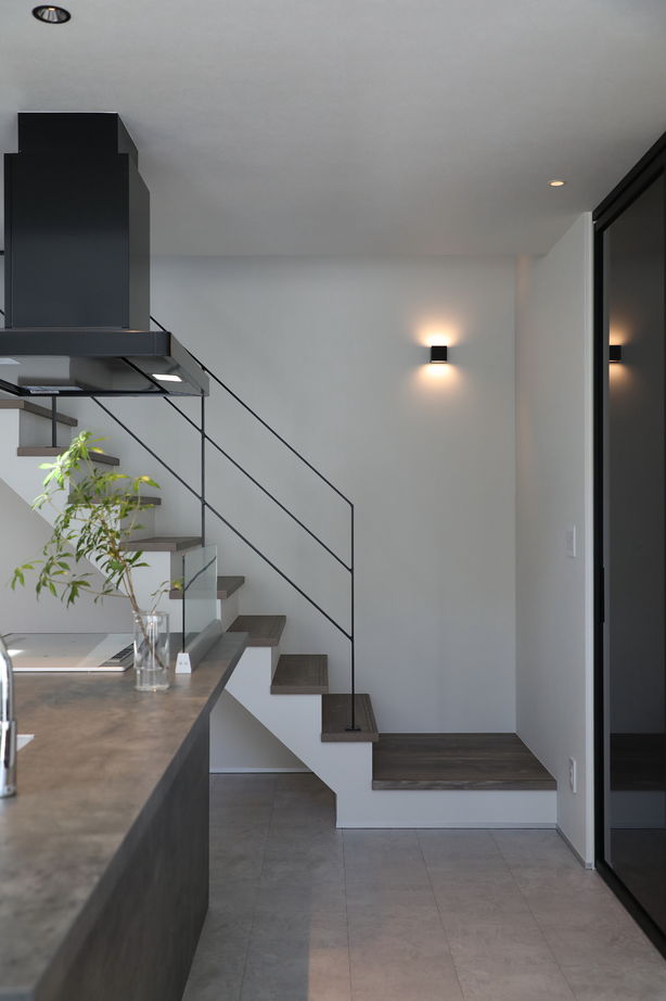 古郡ホーム 【本体価格3000～3499万円/36.3坪】素材を愉しむ無機質な家の建築実例画像3