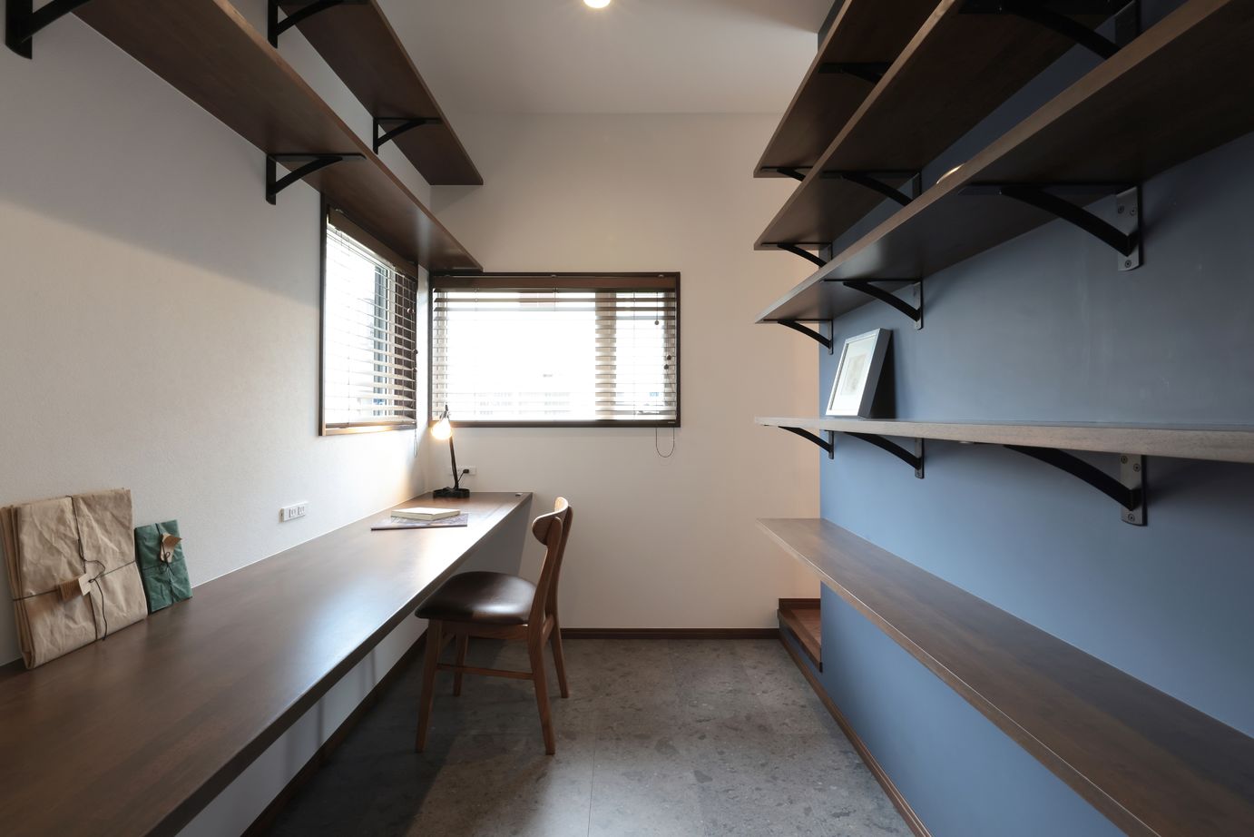 古郡ホーム 視線の先の風景を楽しむモダンな住まいの建築実例画像4