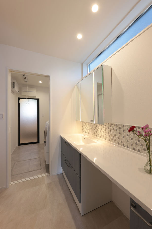 古郡ホーム 人と空間の"つながり"を体感する洗練デザインの平屋の建築実例画像4