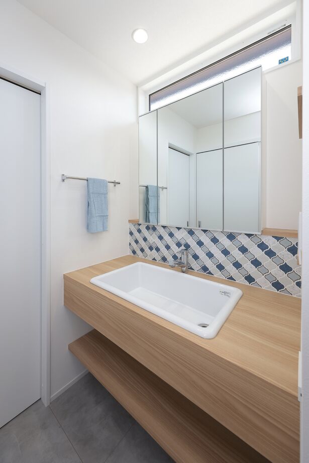 古郡ホーム 【間取り図あり/平屋】「勾配天井の開放感×家事ラク動線」理想の暮らしを叶えた住まいの建築実例画像4