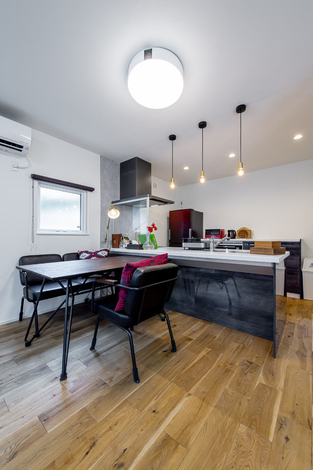 アイデザインホーム 【2000万円台/広島県広島市/延床36坪/土間/ペットと暮らす】グレーイッシュブルーが魅力的なガレージハウスの建築実例画像4