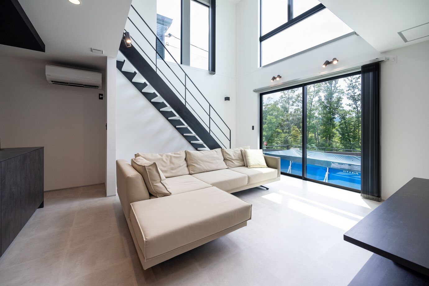 アイデザインホーム 【2000万円台/奈良県生駒市/56坪/家事ラク動線/吹抜け】回遊できる家事ラク動線と小上がり和室のある家の建築実例画像2