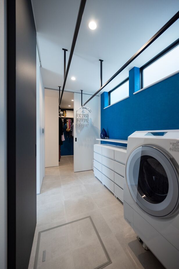 アイデザインホーム 【2000万円台/奈良県生駒市/56坪/家事ラク動線/吹抜け】回遊できる家事ラク動線と小上がり和室のある家の建築実例画像4