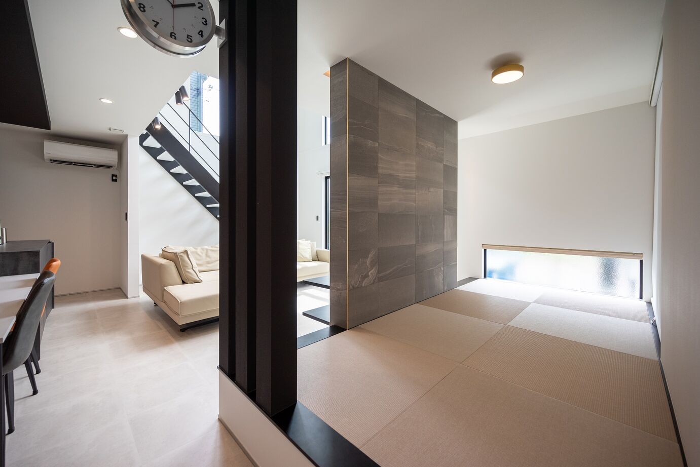 アイデザインホーム 【2000万円台/奈良県生駒市/56坪/家事ラク動線/吹抜け】回遊できる家事ラク動線と小上がり和室のある家の建築実例画像6