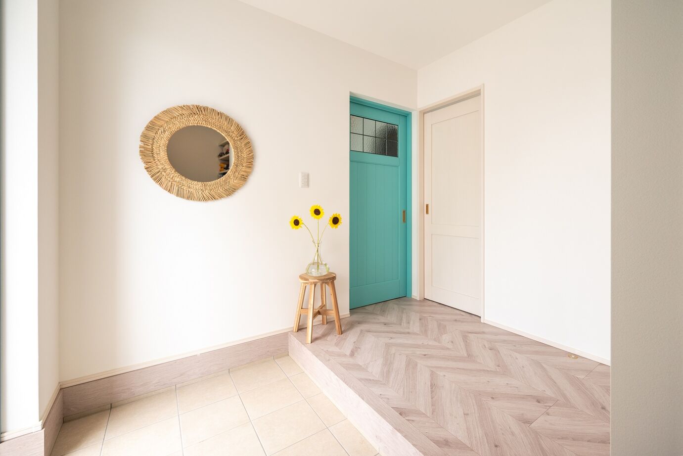 アイデザインホーム 【2000万円台/大阪府寝屋川市/約35坪/吹抜け】ホワイトと宮古ブルーでまとめたカリフォルニアスタイルの家の建築実例画像7