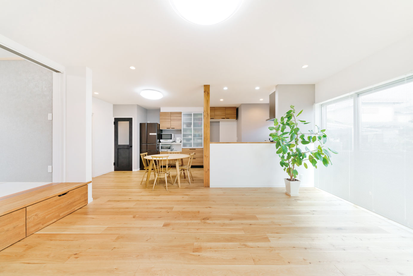 一級建築士事務所　上野工務店 【2500万円～3000万円台・延べ床面積約48坪・茨木市】まるで体育館！子どもが元気いっぱい走り回る22畳LDKの建築実例画像3