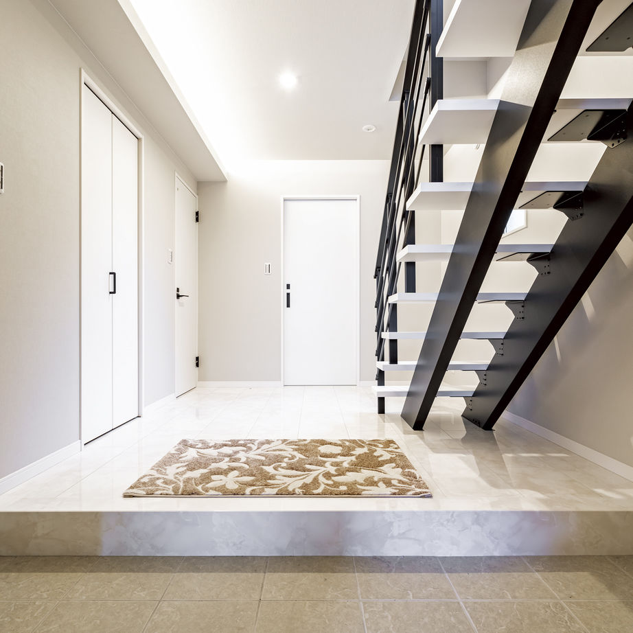 一級建築士事務所　上野工務店 【大阪府／約30坪／3階建て】モノトーンをベースに清潔感と自然光あふれる大空間LDKのある3階建ての建築実例画像4