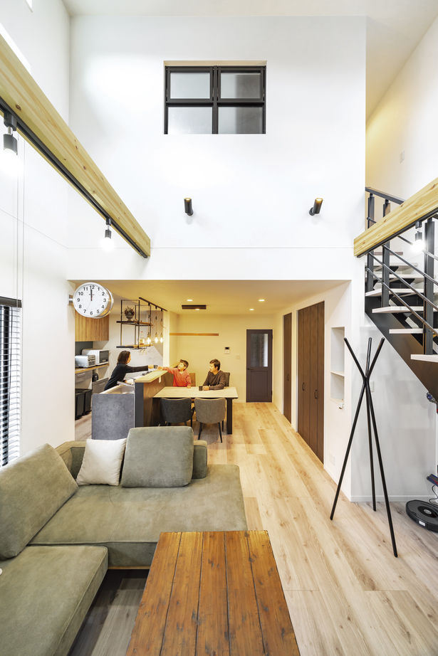 一級建築士事務所　上野工務店 【茨木市・3階建て・1500万円～1999万円】敷地約23坪でも吹き抜けがある開放的な住空間が完成！の建築実例画像2