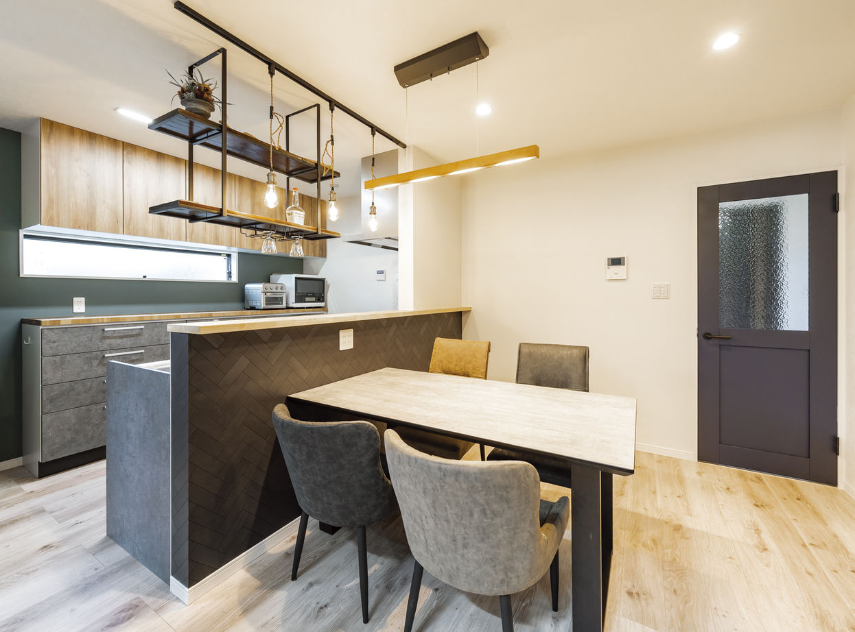 一級建築士事務所　上野工務店 【茨木市・3階建て・1500万円～1999万円】敷地約23坪でも吹き抜けがある開放的な住空間が完成！の建築実例画像4