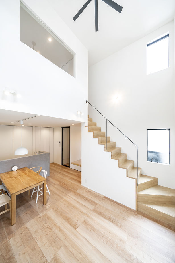 一級建築士事務所　上野工務店 【茨木市・間取り図あり・収納工夫】モールテックスのキッチンが主役の家の建築実例画像3