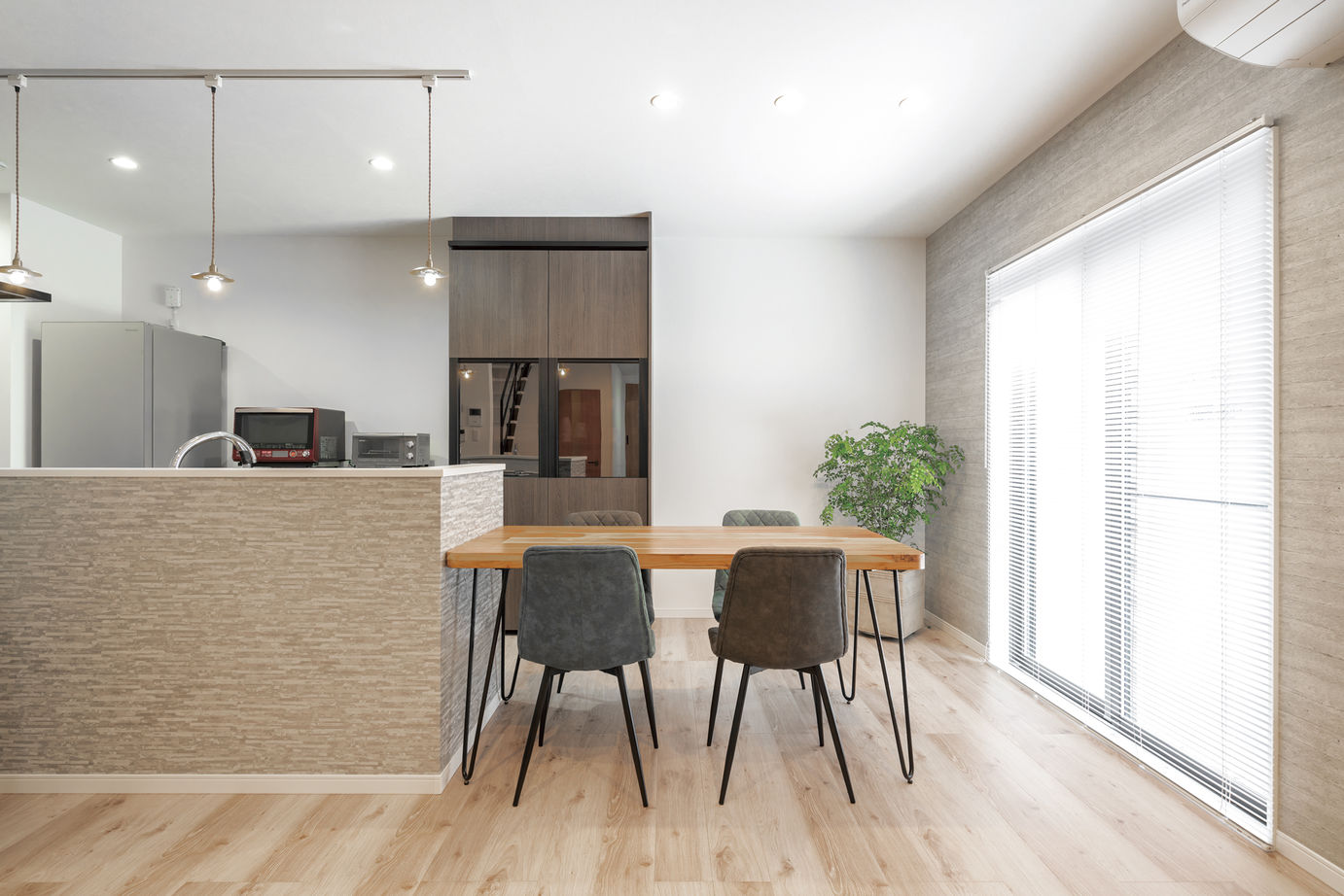 一級建築士事務所　上野工務店 【茨木市・間取り図あり・キューブ型デザイン】３LDKから５LDKまで変化できる間取りの建築実例画像3